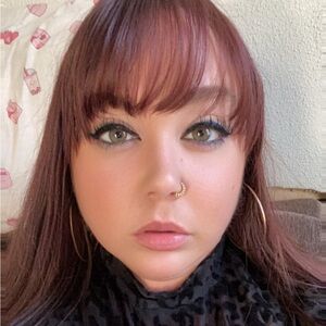 Meet your Posher, Caroline